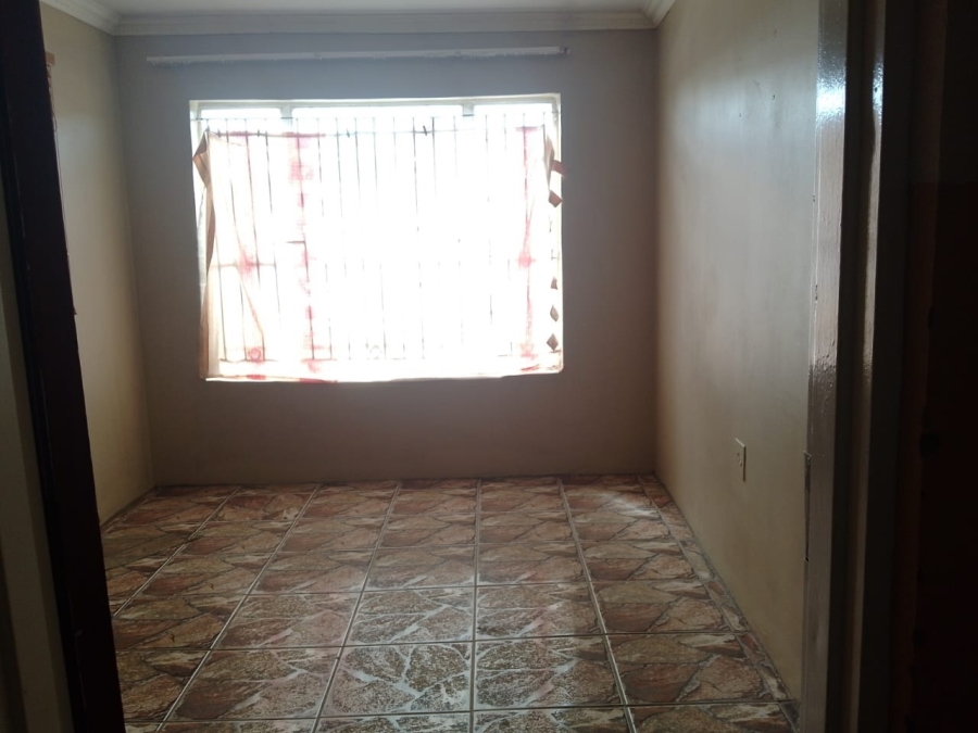 To Let 4 Bedroom Property for Rent in Kagisanong Free State